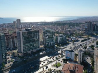 E-5 GİRİŞ ÇIKIŞ BAĞLANTI ŞEHRİN KALBİNDE PRESTİJLİ PLAZADA OFİS