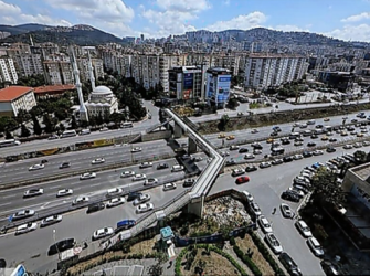 E-5 GİRİŞ ÇIKIŞLI ŞEHRİN KALBİNDE PRESTİJLİ 5000M2 PLAZA OFİS